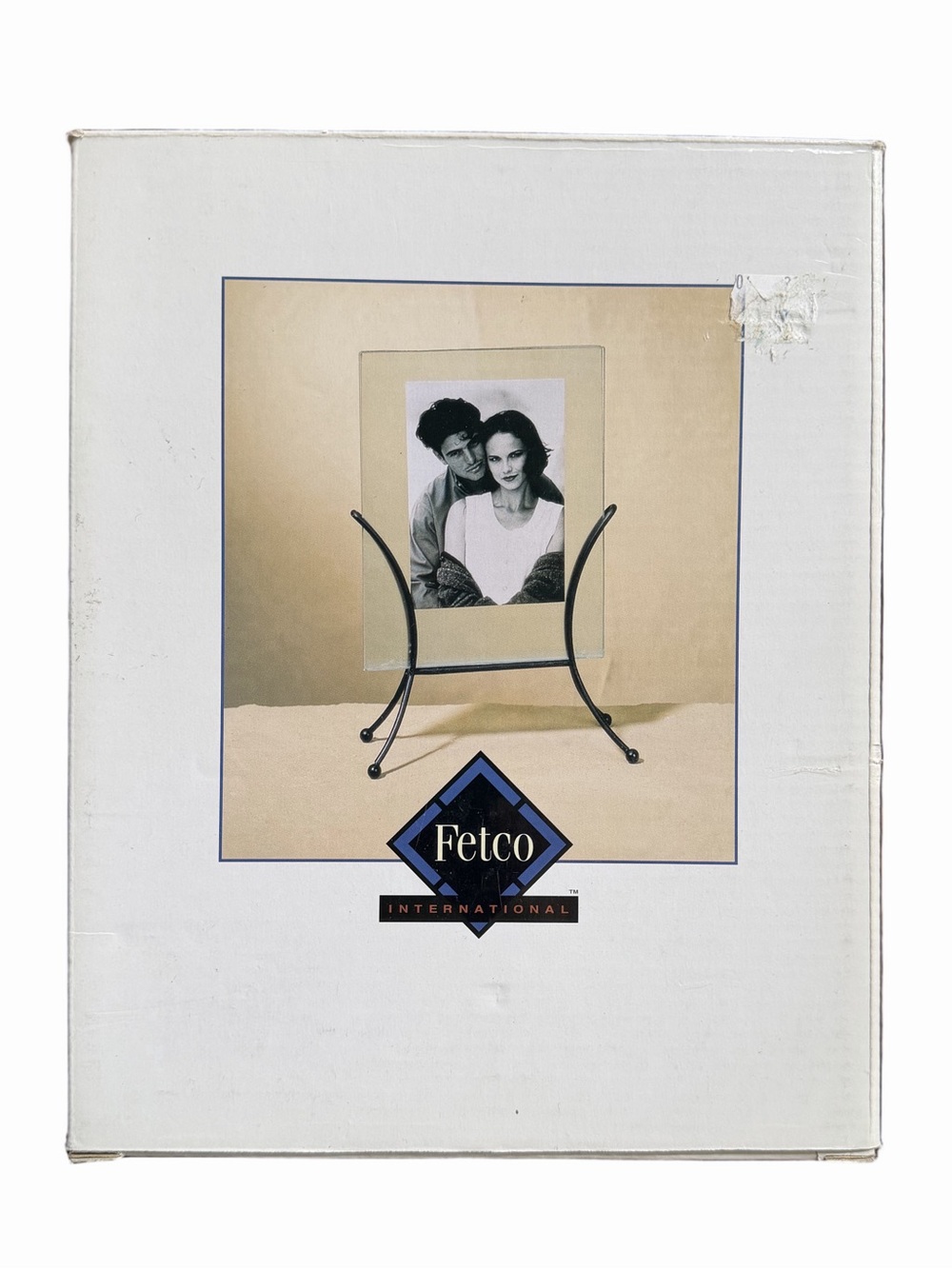 Fetco Black Metal Floater Frame | 4 x 6 Photo Frame